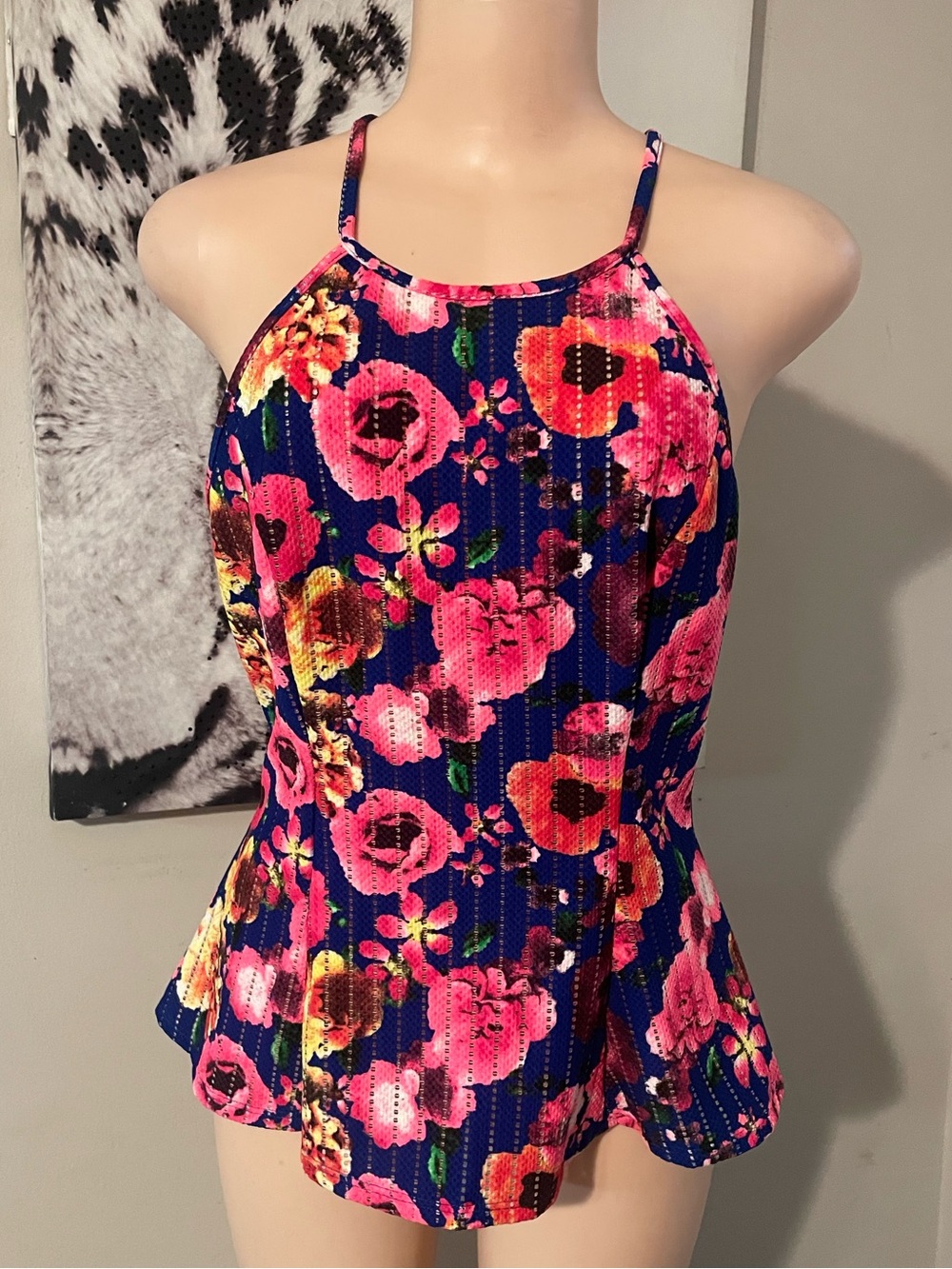 Miley + Molly y2k 90s mermaid inspired shirt sleeveless zip back detail floral L